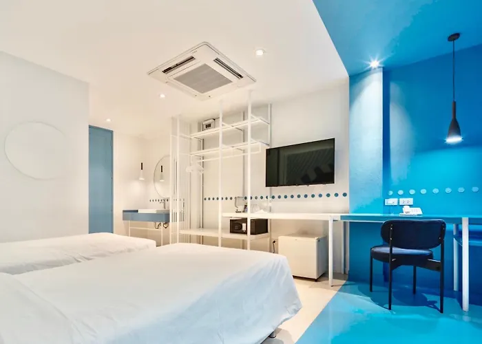 Budacco The Living Place Hotell 3*